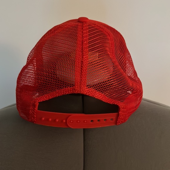 The Hong Kong Cable Car Red Hat - Picture 2 of 4